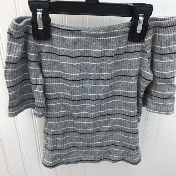 Striped off the shoulder tee - Picture 1 of 3